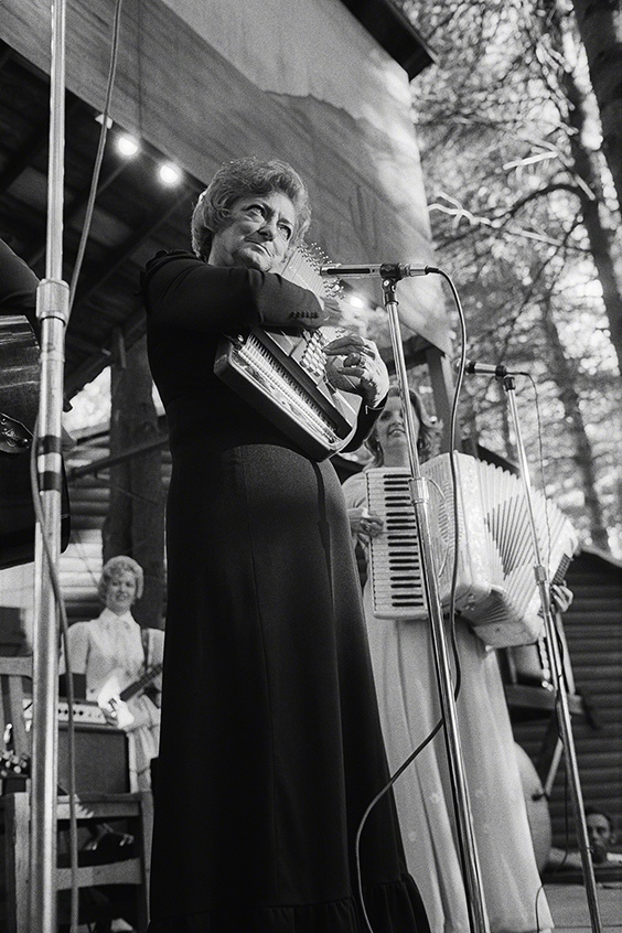 Mother Maybelle Carter, Lonestar Ranch, Reeds Ferry, NH, 1973