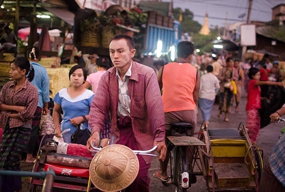 Geoffrey Hiller: Photographing Asia: Daybreak in Myanmar