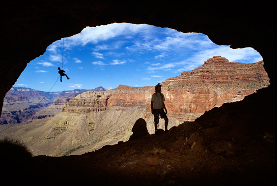 Stephen Alvarez: Earth from Below